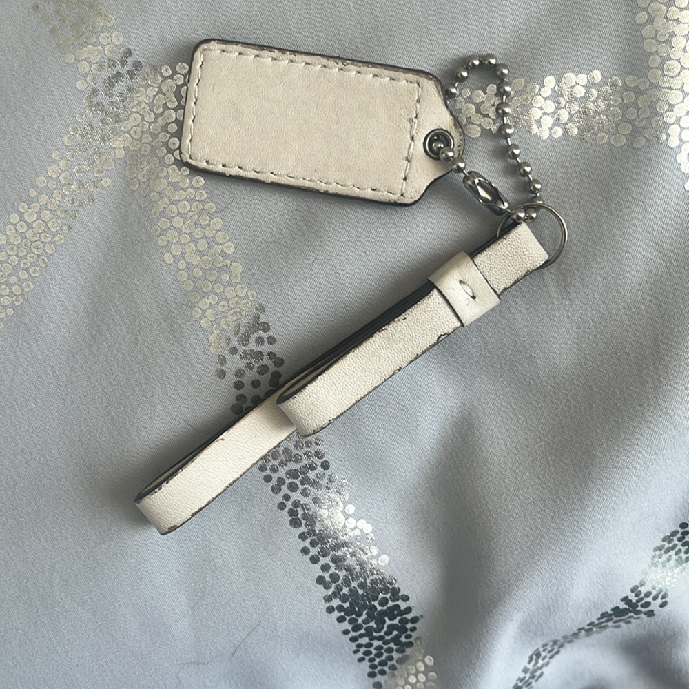 Last chance!🎉Coach Hang Tag. Final Price - Picture 2 of 2